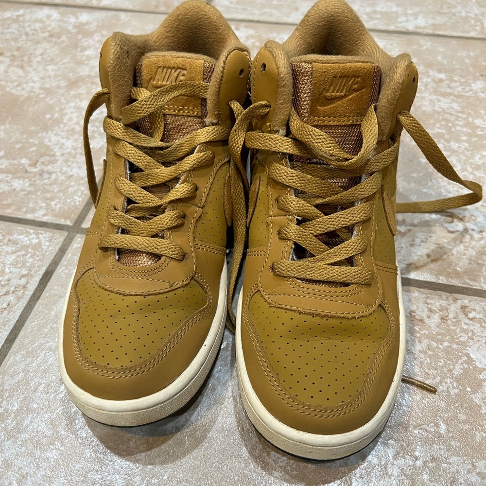 NIKE COURT BOROUGH MID GS Youth